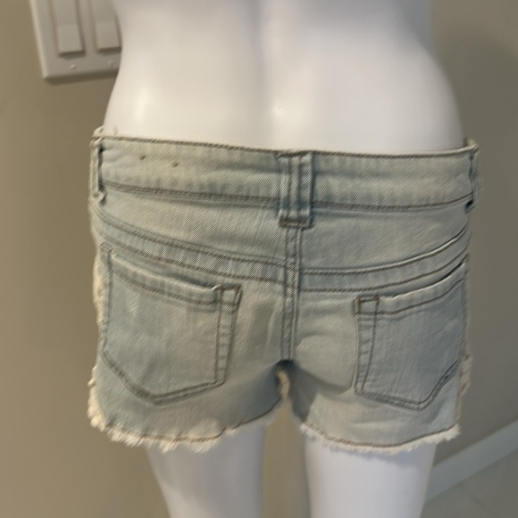 Embroidered Denim Women Shorts - Picture 4 of 4